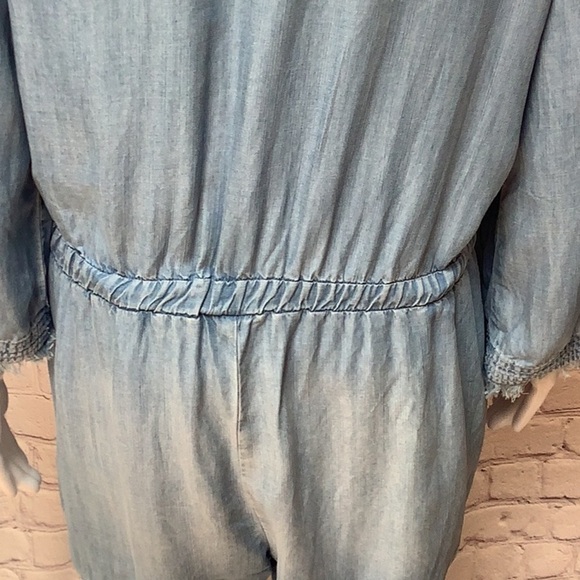 Chelsea & Violet Blue Chambray Denim Frayed Edge V Neck Shorts Romper Sz M - Picture 8 of 12